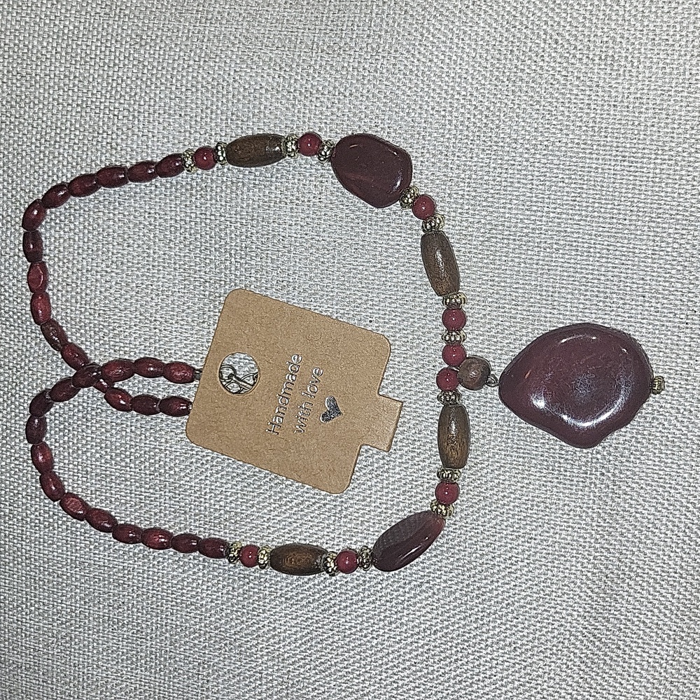 NWT wooden necklace